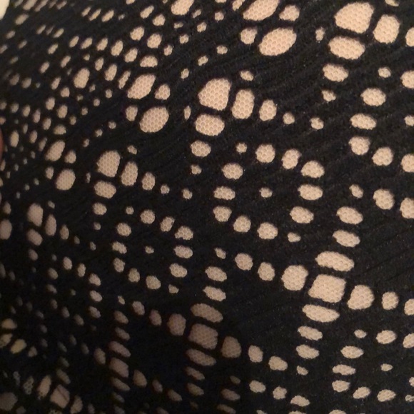 Never worn Victoria’s secret bra. Size 38D - Picture 5 of 7